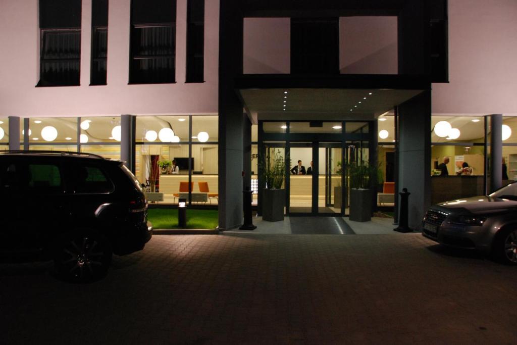 Hotel Poznanski A2 Lubon Luaran gambar